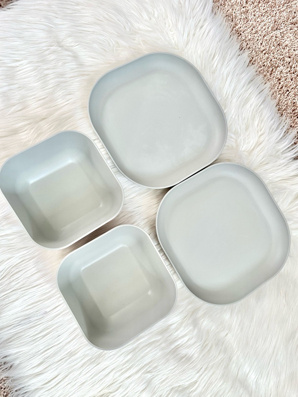 DINNERWARE SET - Picture 3 of 5
